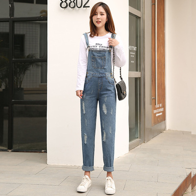 大码女装牛仔背带裤女韩版宽松显瘦破洞直筒吊带裤子加大码 9217|ms