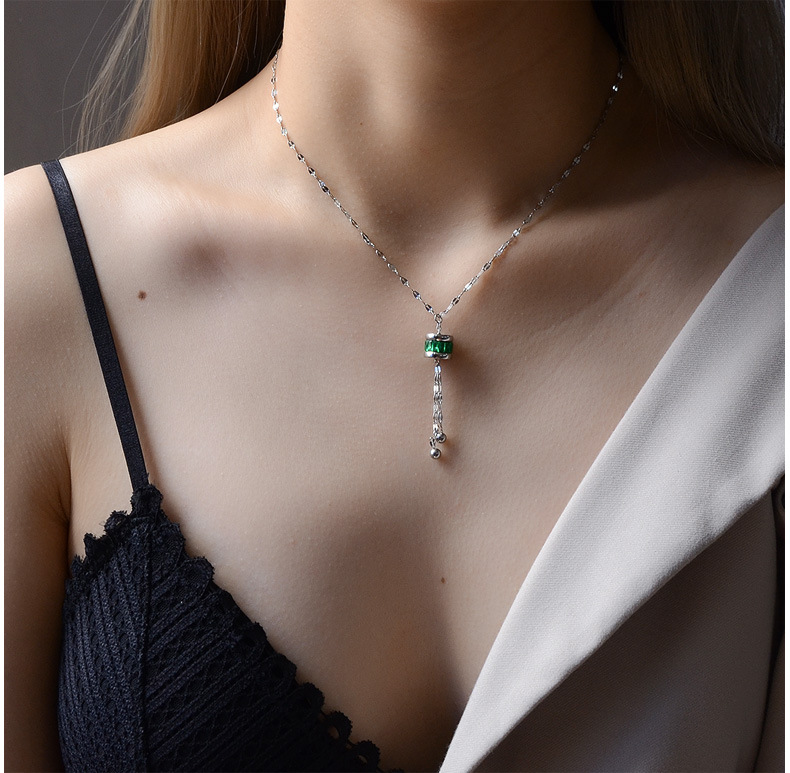 Niche Fashion Emerald Tassel Titanium Steel Pendant Necklace For Women display picture 13