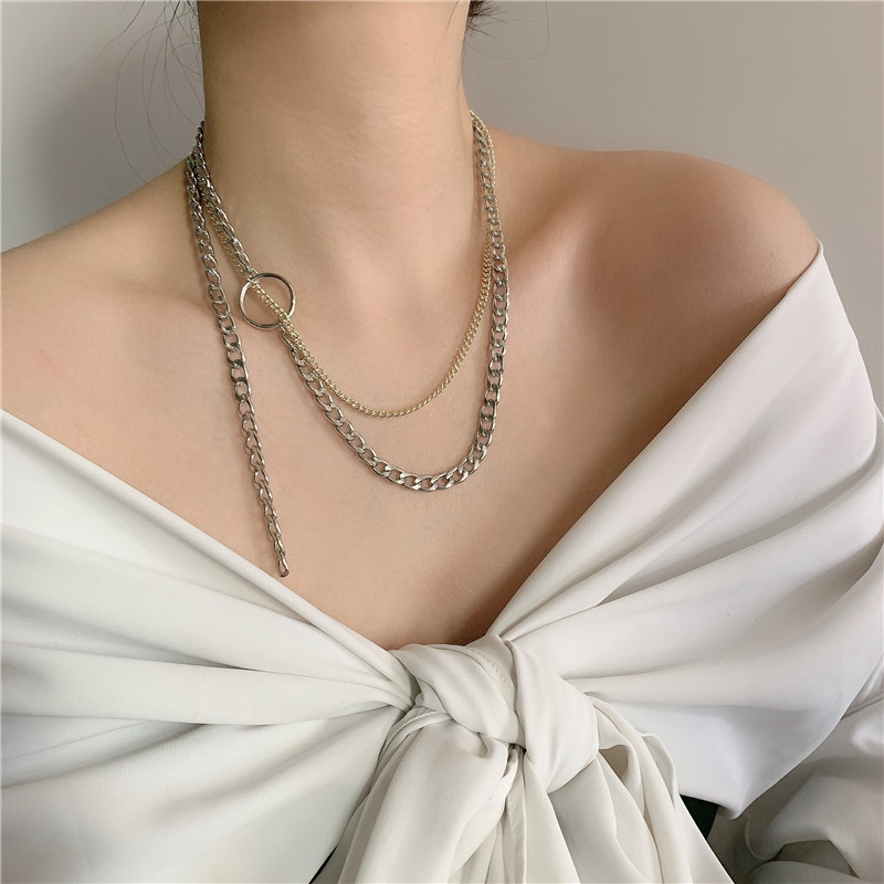 Small Fashion New Couple Gold And Silver Mixed Color Alloy Necklace Clavicle Chain display picture 4