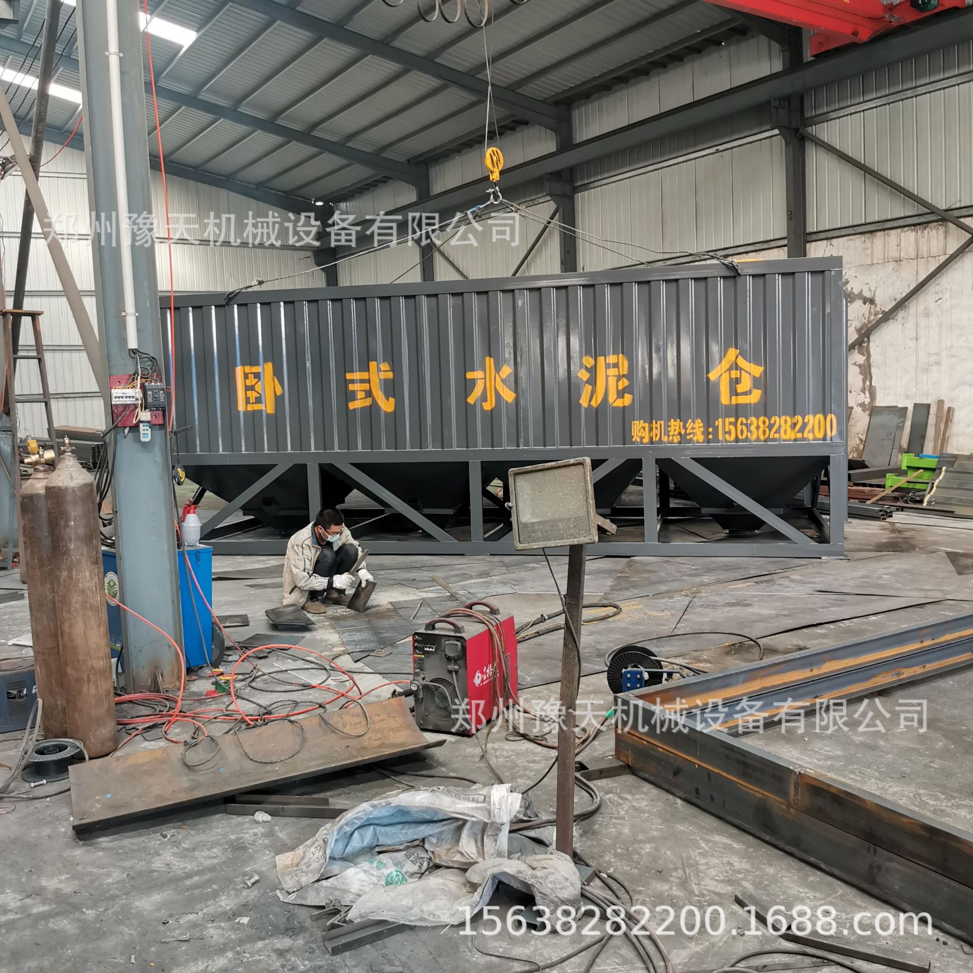 现货批发 大型混凝土搅拌站50吨/100吨免基础原料卧式水泥仓