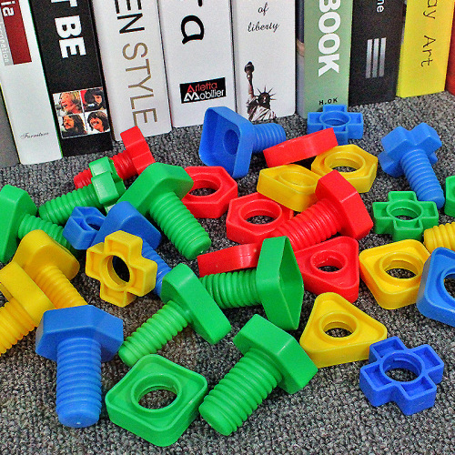 Large screw nut matching assembly building blocks puzzle early education 1-3-6 years old kindergarten desktop Yiwu toys