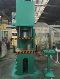 单臂液压机 单柱液压机 金属零件的校正、压装、成型、落料等