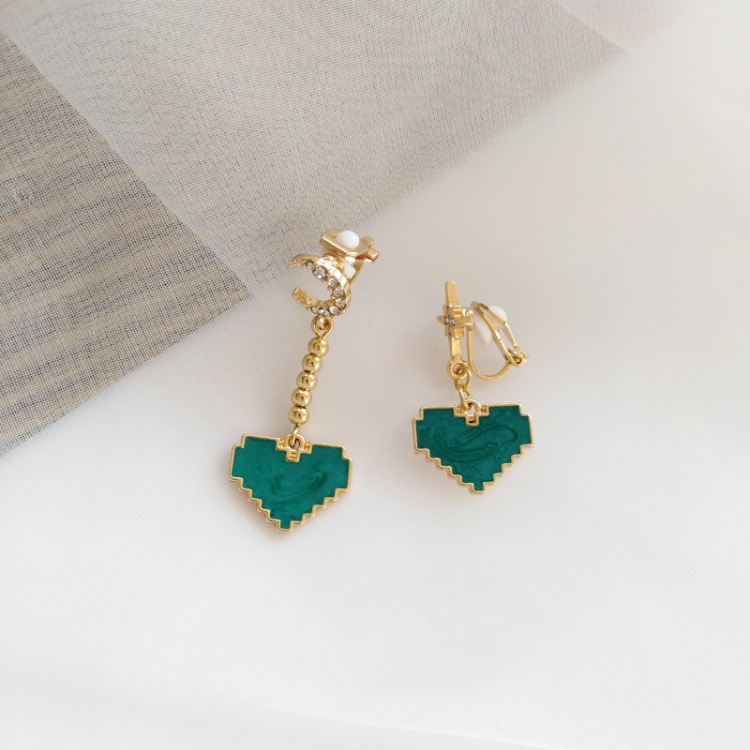 Élégant Coeur Simple Sauvage Boucles D'oreilles Japonais Et Coréen Personnalité Xingyue Menthe Vert Dripping Huile Bijoux Boucles D'oreilles Vintage Boucles D'oreilles Femme display picture 4