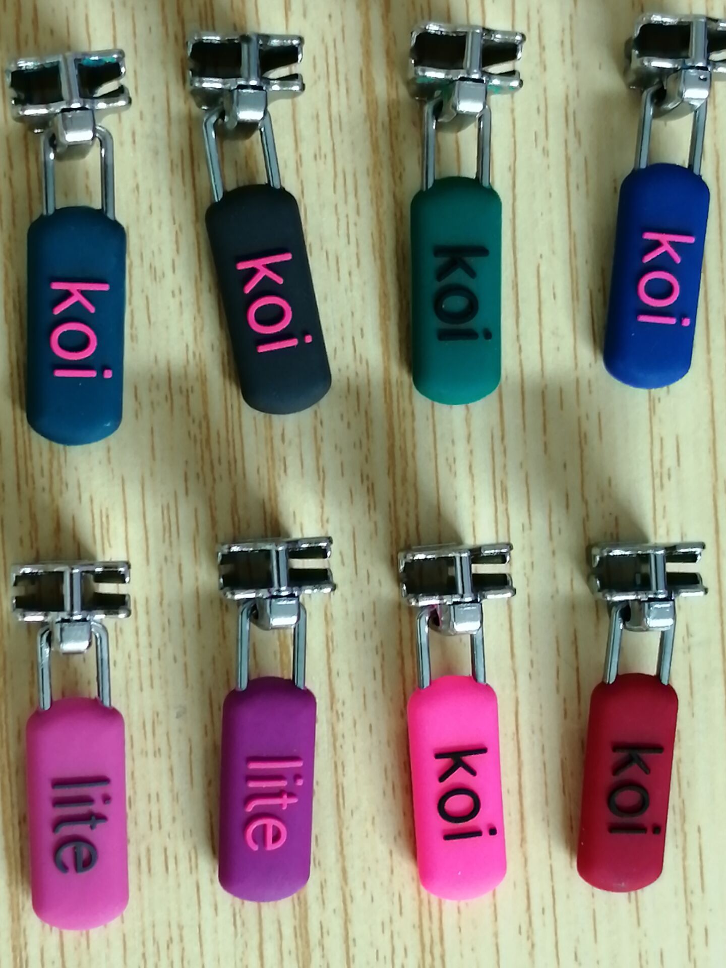 户外运动服装多色绳子拉链头编织绳硅胶拉片PVC软胶TPU拉尾定制