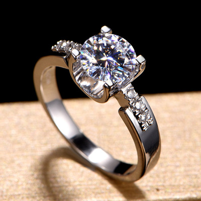 莫桑石戒指四爪牛頭皮帶款925銀渡白金2克拉莫桑訂婚鑽戒女戒