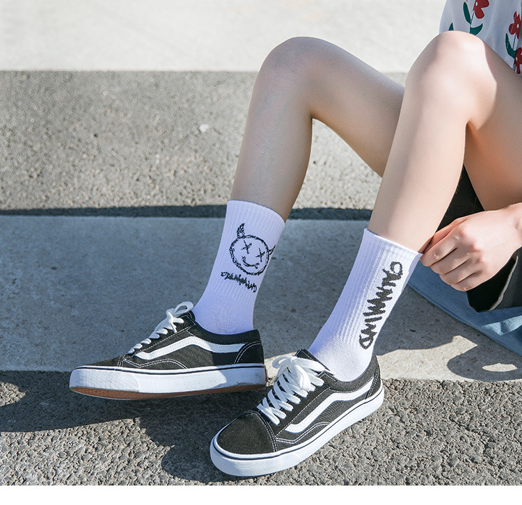 Hip-hop Socks Female Cotton Tube Socks Ladies Trend Black And White Sports Socks Autumn display picture 1