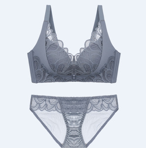 新品无钢圈小胸聚拢性感美背胸罩内衣女女士收副乳调整型文胸套装