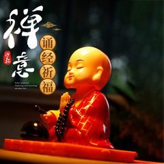 廠家直銷汽車擺件太陽能小和尚點頭敲木魚車飾車載用品高檔創意