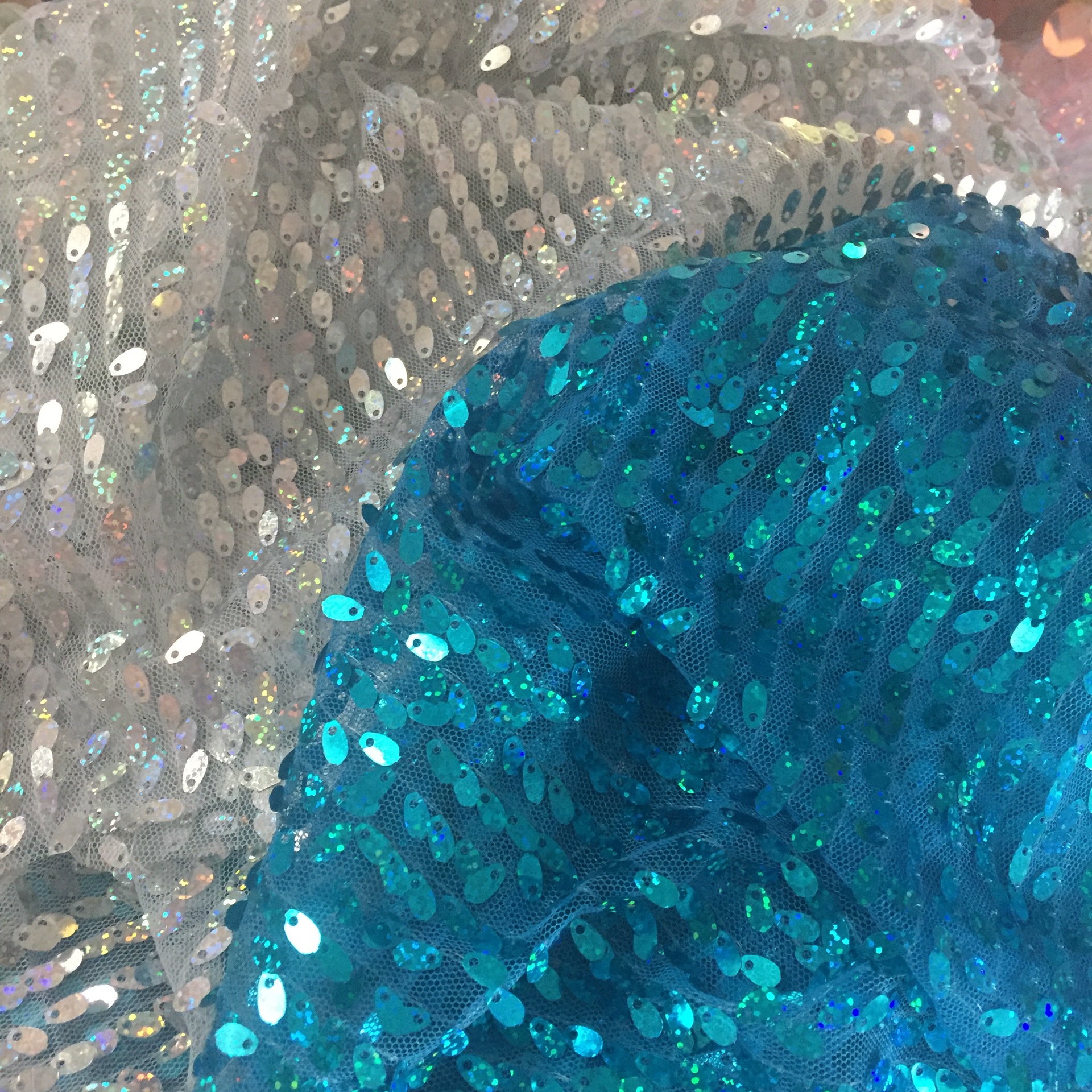 供应网布亮片绣花面料 9MM片瓜子片舞蹈服装用布