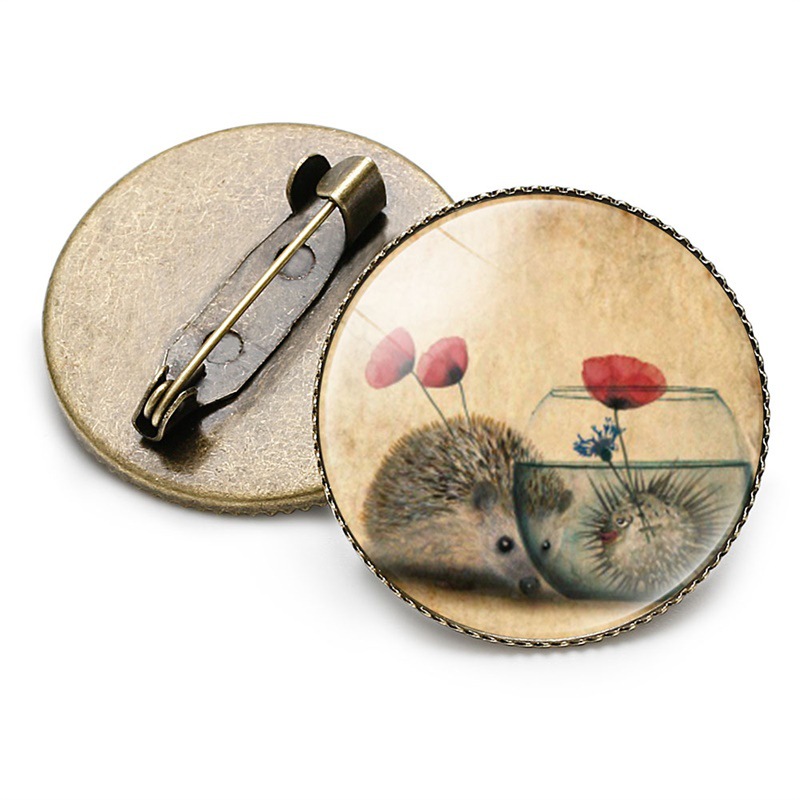 Cross-border hot style accessories AliExpress selling retro cartoon hedgehog Time Gem brooch tinplate wholesale