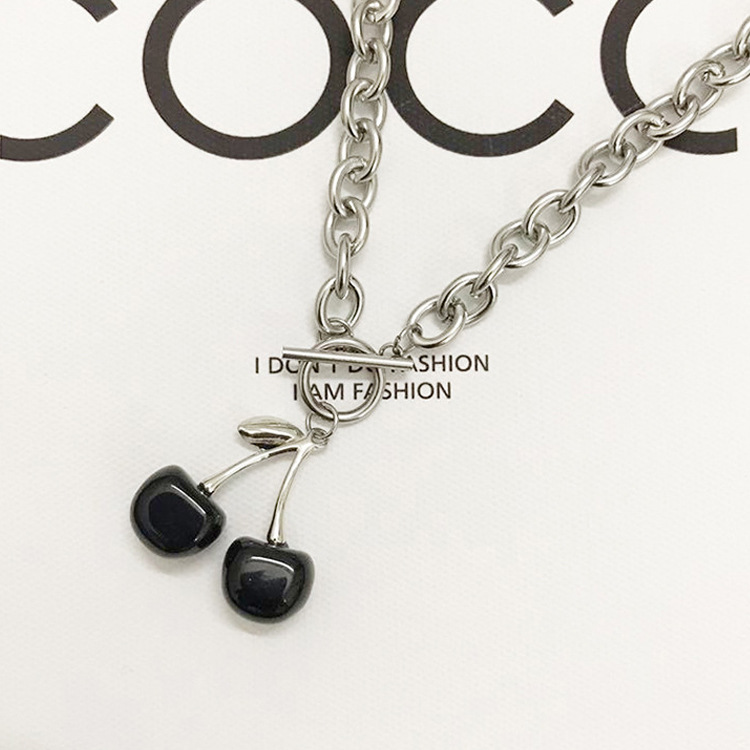 Koude Wind Zwarte Kersenketting voor Vrouwen Eenvoudige en Luxe Mode Halsketting Hip Hop Decoratie Accessoires Titanium_voghion.com
