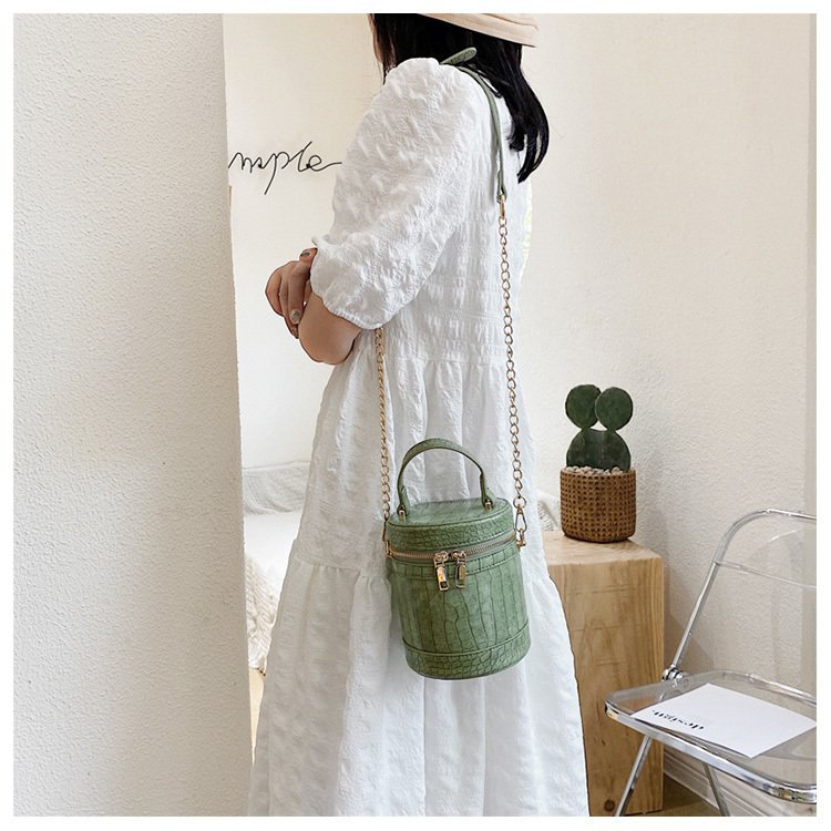 New Portable Crossbody Summer Texture Crocodile Pattern Chain Bucket Bag Wholesale display picture 11