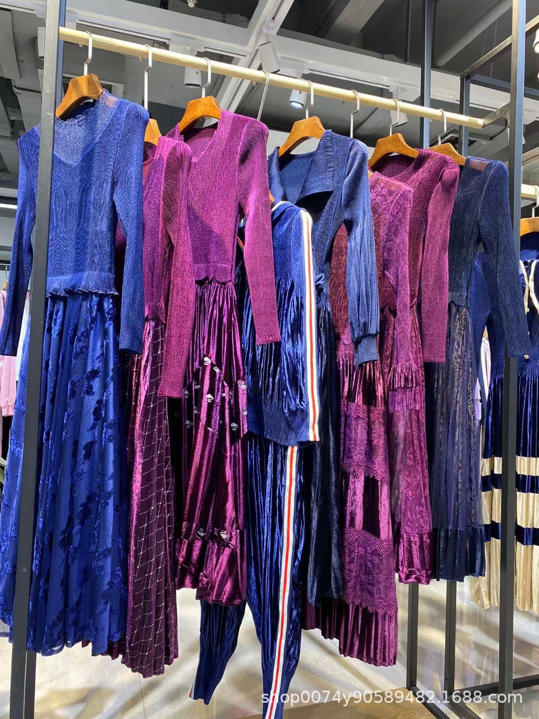 三宅一生 2020冬装金丝绒款褶皱连衣裙 直播实体热卖爆单货品