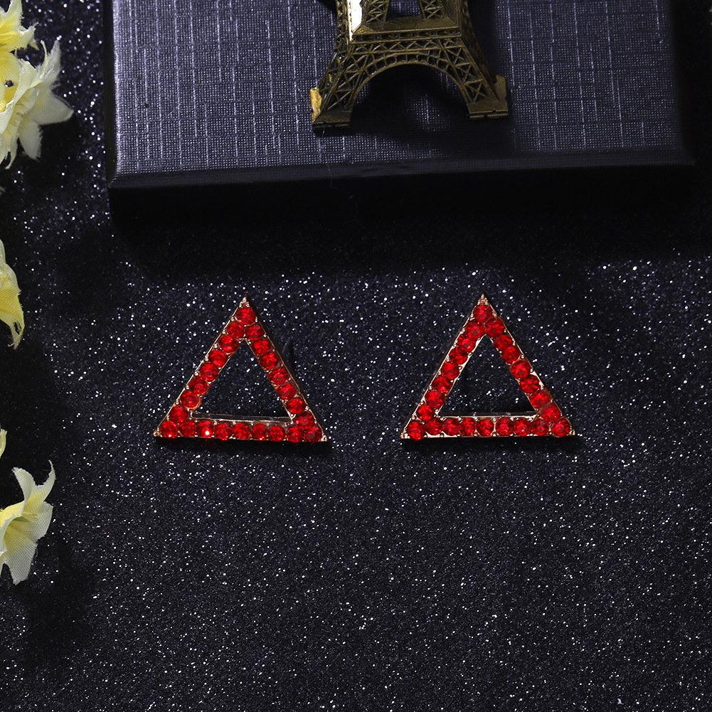 Creative Triangle Geometric Earrings New Temperament Earrings Simple Trendy Earrings Wholesale Nihaojewelry display picture 15