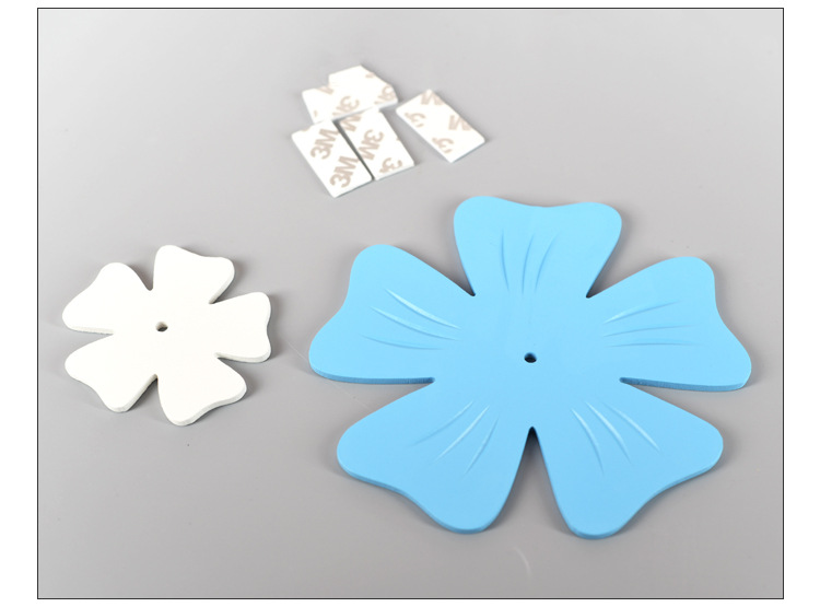 The room decoration is simple and three-dimensional, with plum blossom wall stickers, children's clothing store, kindergarten wall color small decorations, and wooden handicrafts detail image 13