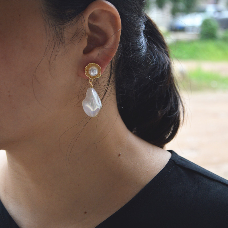 Fashion Style S925 Silver Needle Fashion Shell Beads Long Retro Pearl Earrings