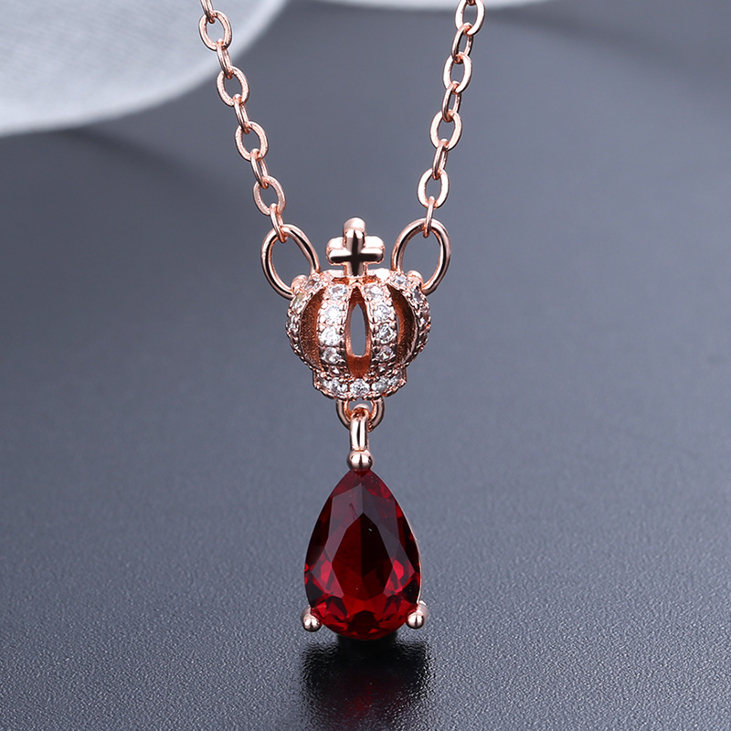 新款韩版时尚皇冠水滴仿红宝石宝石项链女简约气质吊坠女饰品项饰