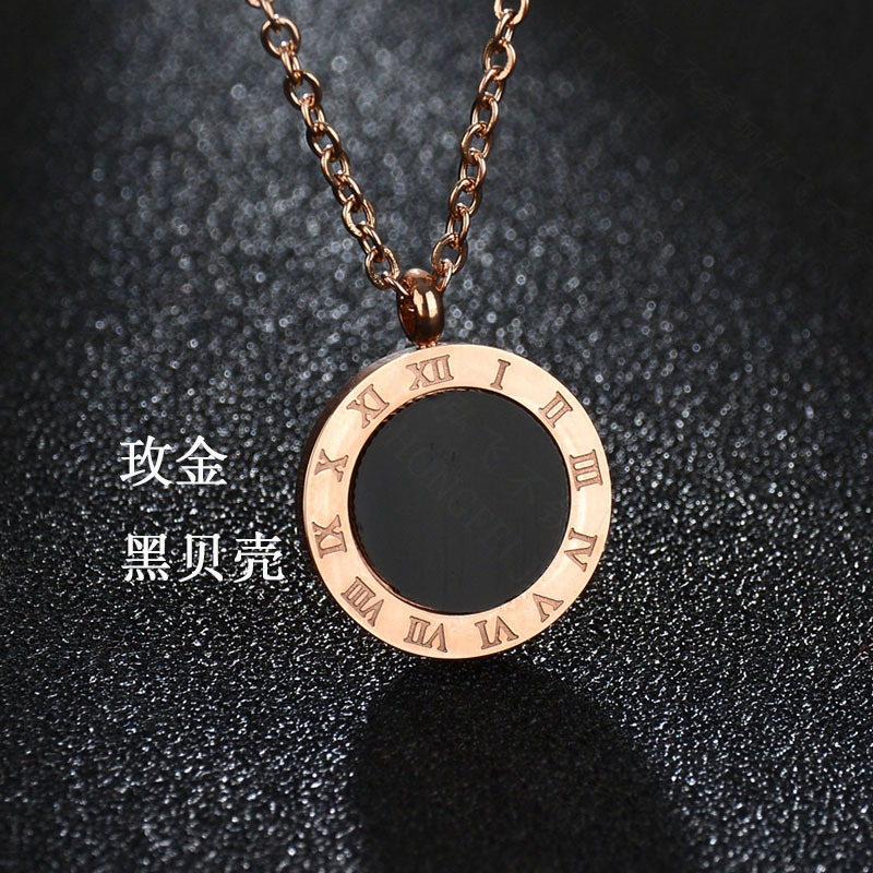 Korean New Classic 18k Gold Double-sided Shell Round Roman Numeral Necklace Titanium Steel Clavicle Chain Nihaojewelry Wholesale display picture 9