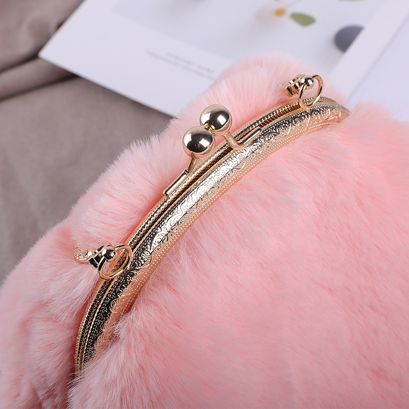 Plush bag female oblique cross portable Princess bag imitation fur plush bag new chain bag versatile rabbit ear bag