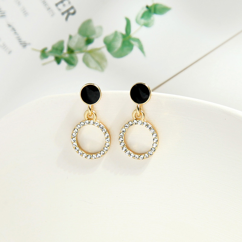 Korean New Fashion Diamond-set Wild Earrings Diamond-set Geometric Circle Earrings display picture 7