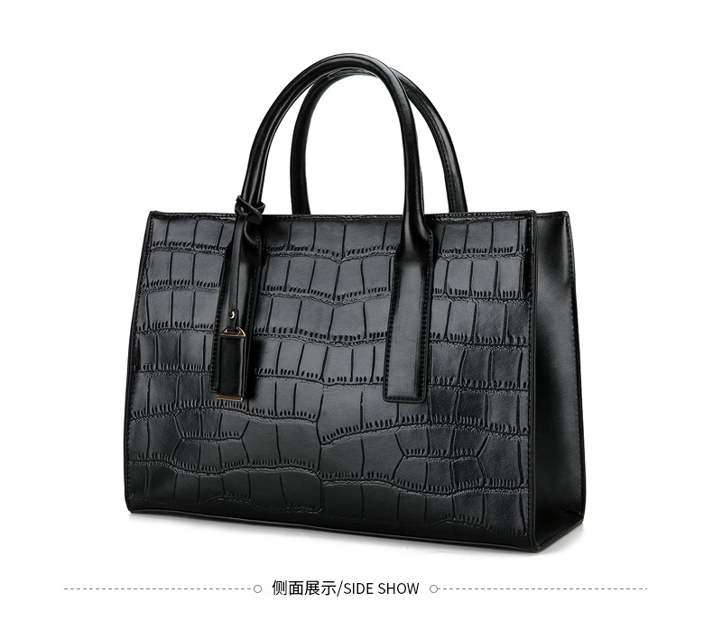 Vintage Crocodile Pattern Single Shoulder Embossed Large-capacity Messenger Bag Wholesale Nihaojewelry display picture 1