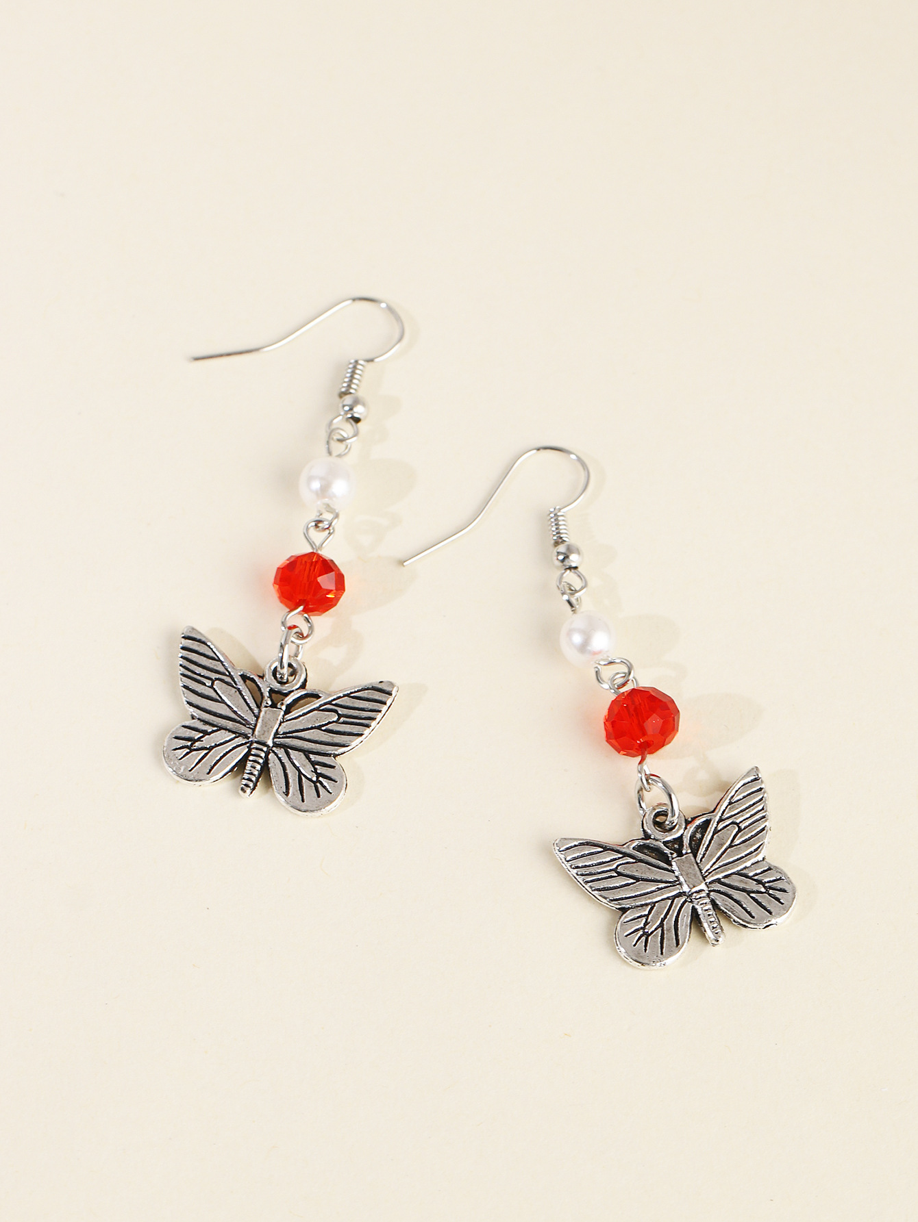 New Retro Ancient Silver Butterfly Earrings Palace Earrings Simple Wild Ethnic Ear Jewelry Wholesale Nihaojewelry display picture 2