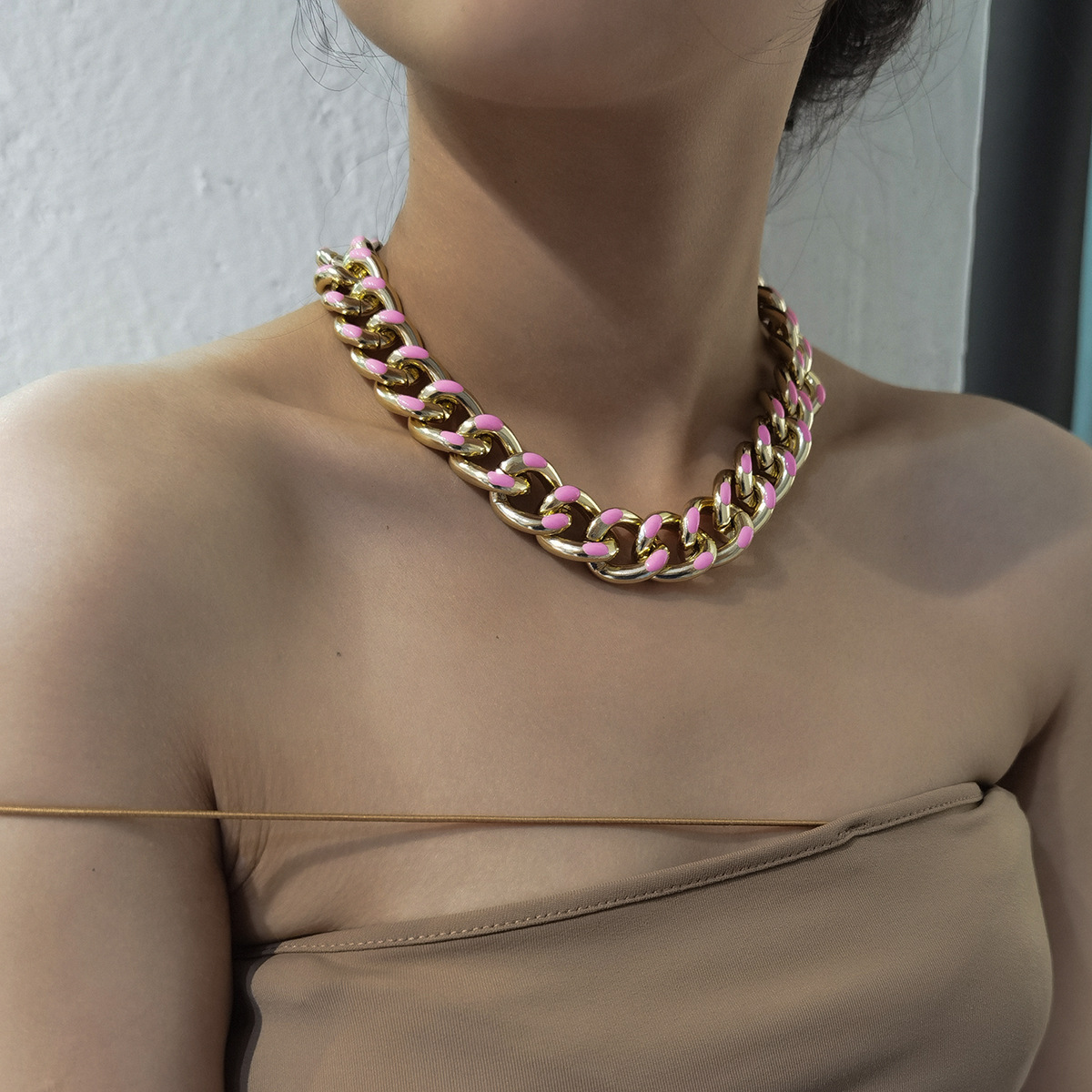 Mode Retro Einfache Aluminiumkette Geometrische Fantasie Schlüsselbein Halskette Für Frauen display picture 4