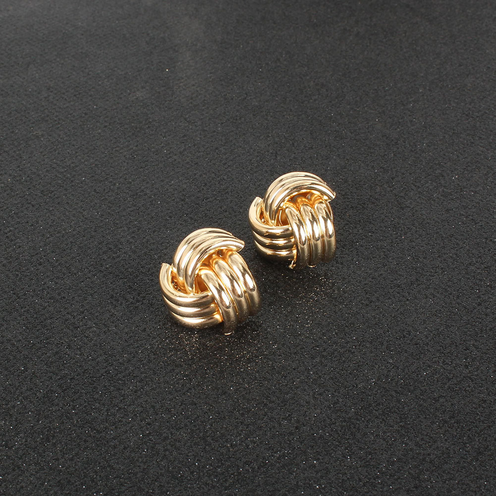 New Geometric Wild Spiral Fashion Alloy Women's Earrings display picture 3