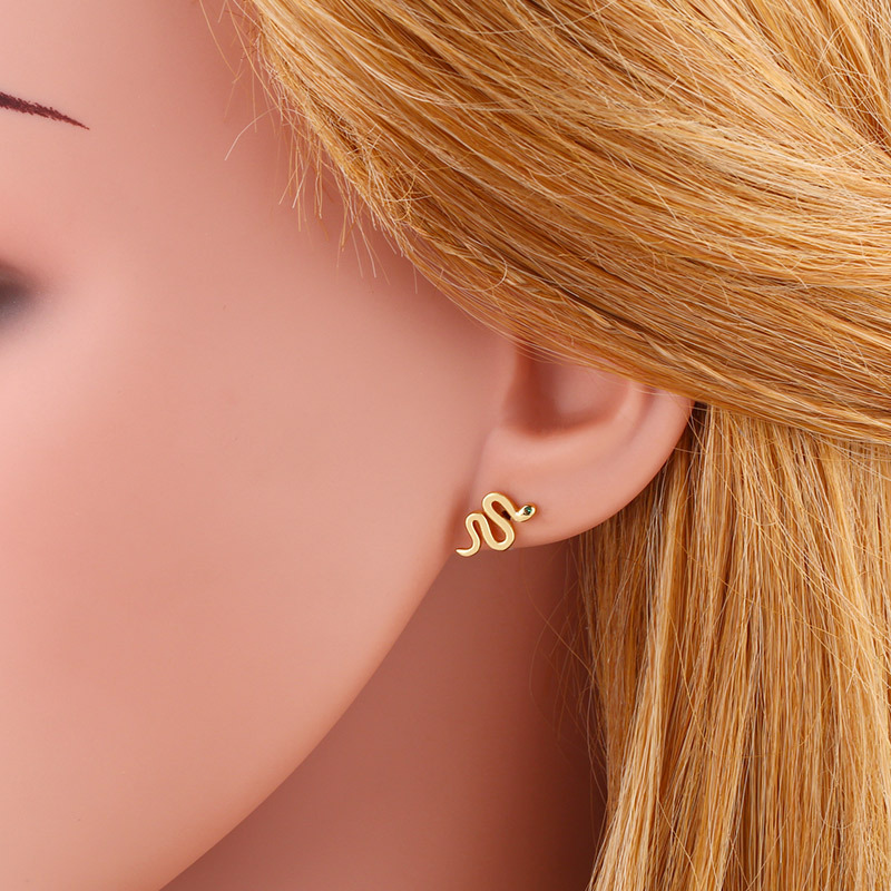 Fashion Snake-shaped Smooth Snake-shaped Small Simple Wild Copper Earrings For Women display picture 8