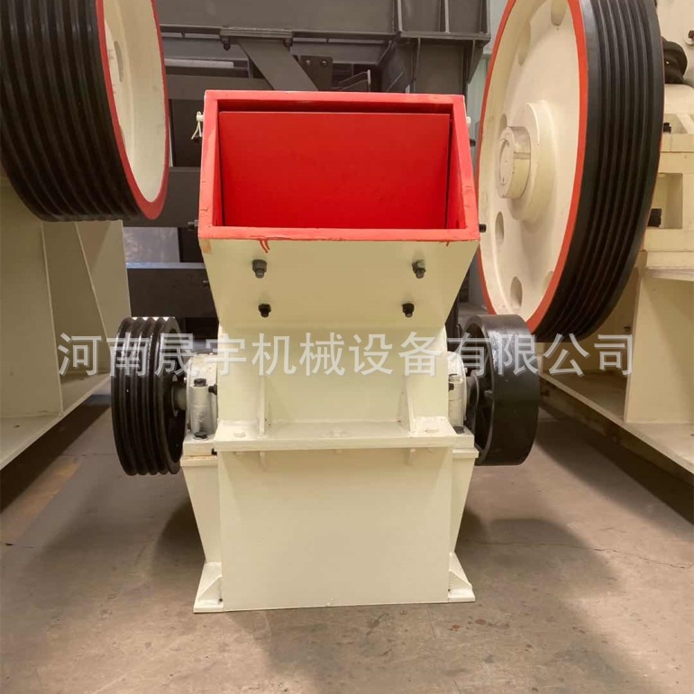 电动小型锤式破碎机鹅卵石英石制砂机陕西建筑垃圾移动式粉碎机