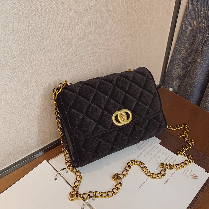 Quilted chain Little bag Female bag 2020 winter new pattern fashion portable Square bag Versatile Inclined shoulder bag