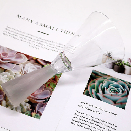 Glass goblet with personalized rim, home hotel bar wine glass, wholesale frosted cocktail glass