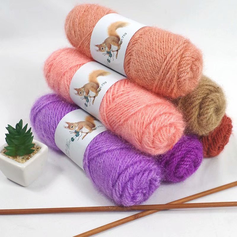 松鼠绒毛线团亮丝金丝绒线中粗松鼠纱手工编织帽子围巾宝宝线