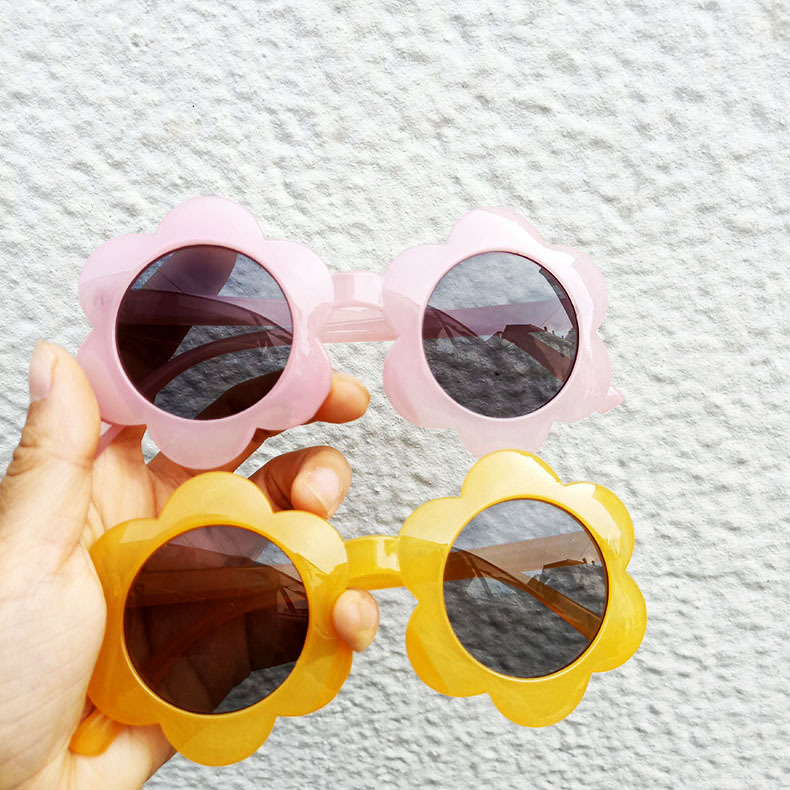 Baby Flower Sunglasses Children Decoration Sunglasses Tide Cute Young Children Sun Glasses  Wholesale Nihaojewelry display picture 2