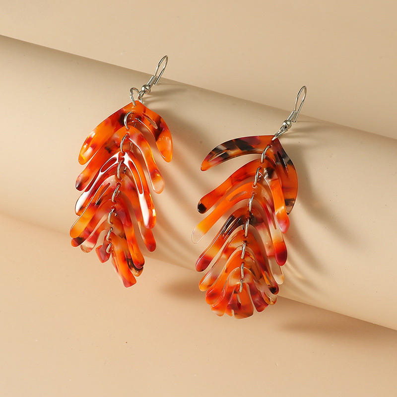 Fashion New Resin Personality Creative Leaf-shaped Earring European And American Simple Retro Trend Exaggerated Elegant Wild Earrings display picture 3