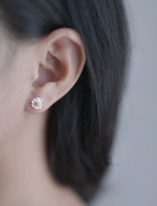 Серьги, аксессуар с солнечной батареей, образец серебро 925, оптом, корейский стиль
