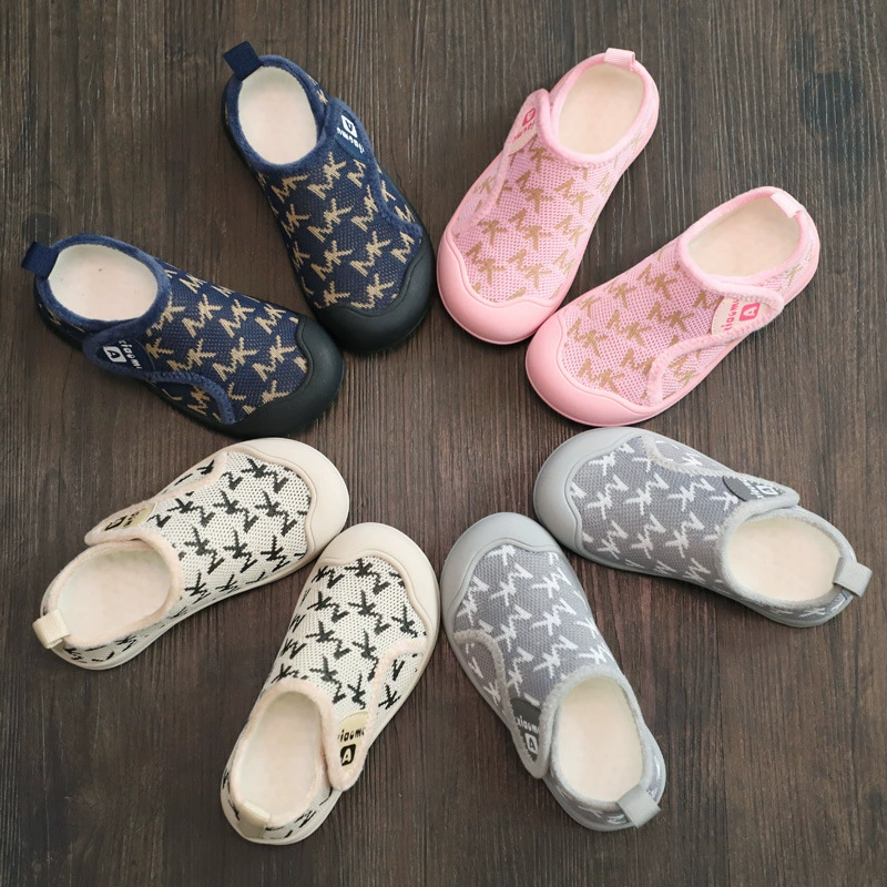 Новые детские хлопковые тапочки 2025 года: домашние, для пола, для мальчиков и девочек, зимние, нескользящие, на мягкой подошве, на флисовой подкладке