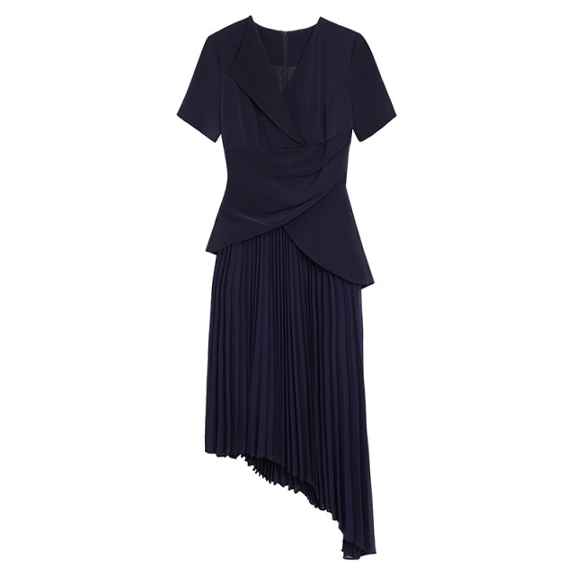 V-neck dress temperament goddess style dress with waist closing and pleated skirt