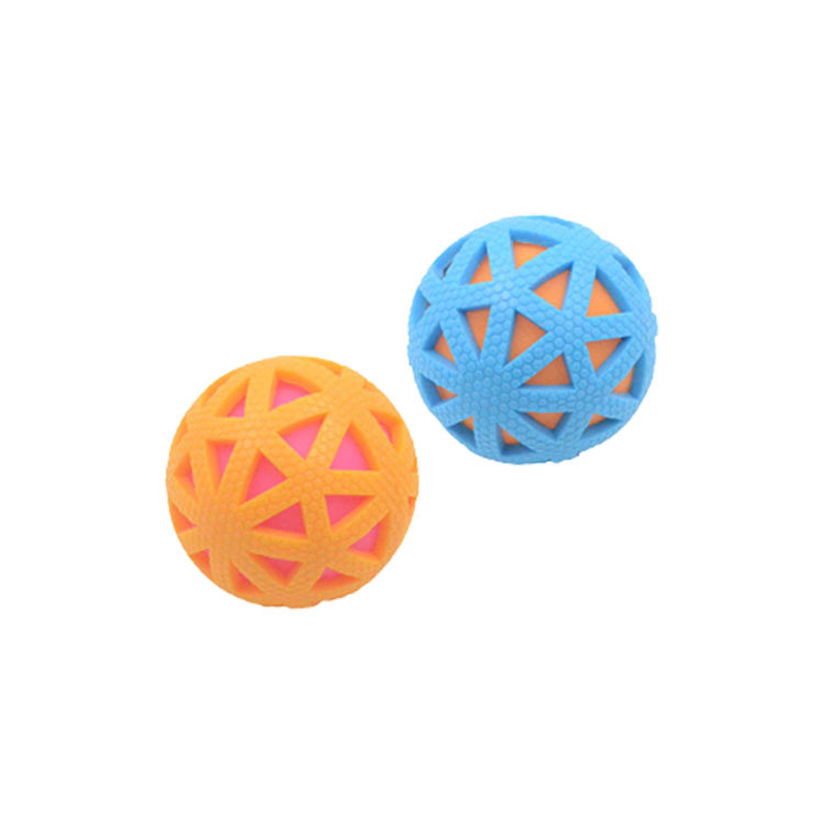 Juguete para mascotas Bola de sonido resistente a los mordiscos hueco 7,5 cm Bola de malla de goma molar juguete para perros suministro directo de fábrica