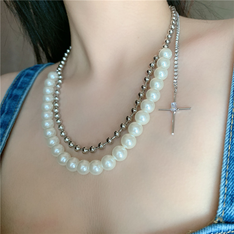 Retro Pearl Double Round Bead Cross Diamond Short Clavicle Chain Necklace For Women display picture 5