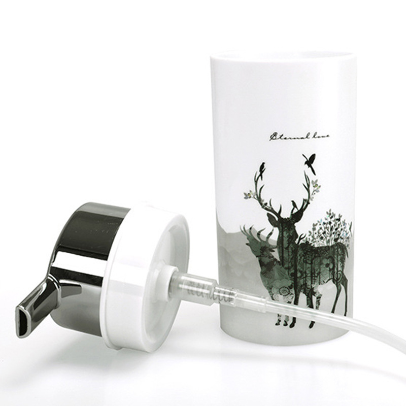 Simple impresión baño Baño limpieza taza de limpieza de cuatro piezas doble hogar lavado de cuatro piezas