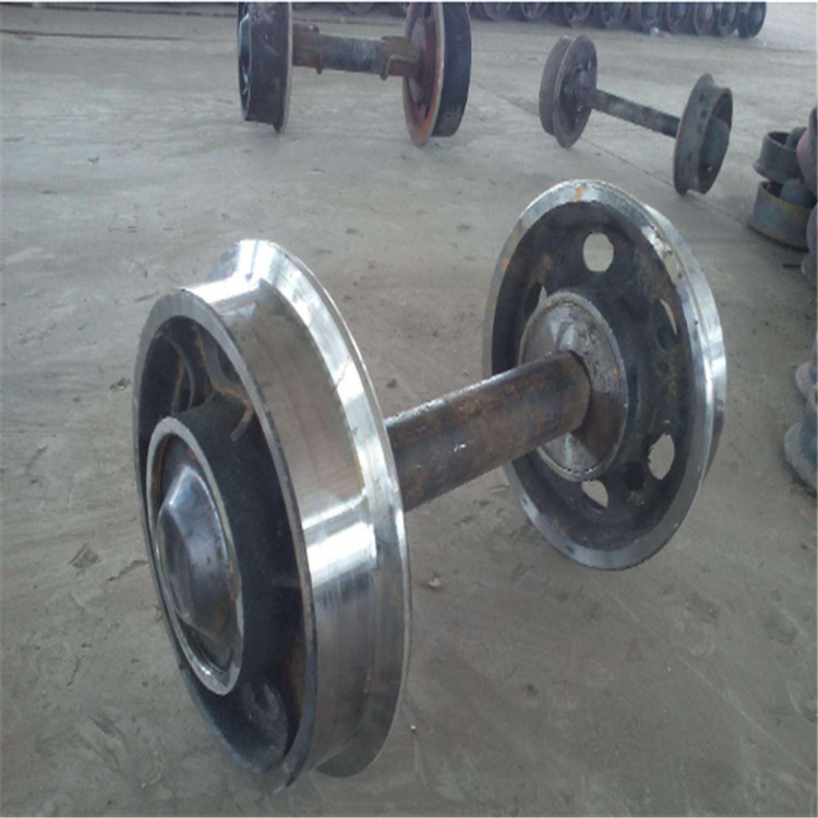 厂家矿车轮对φ350空心矿车轮实心铸钢350mm矿用轮对600规矩