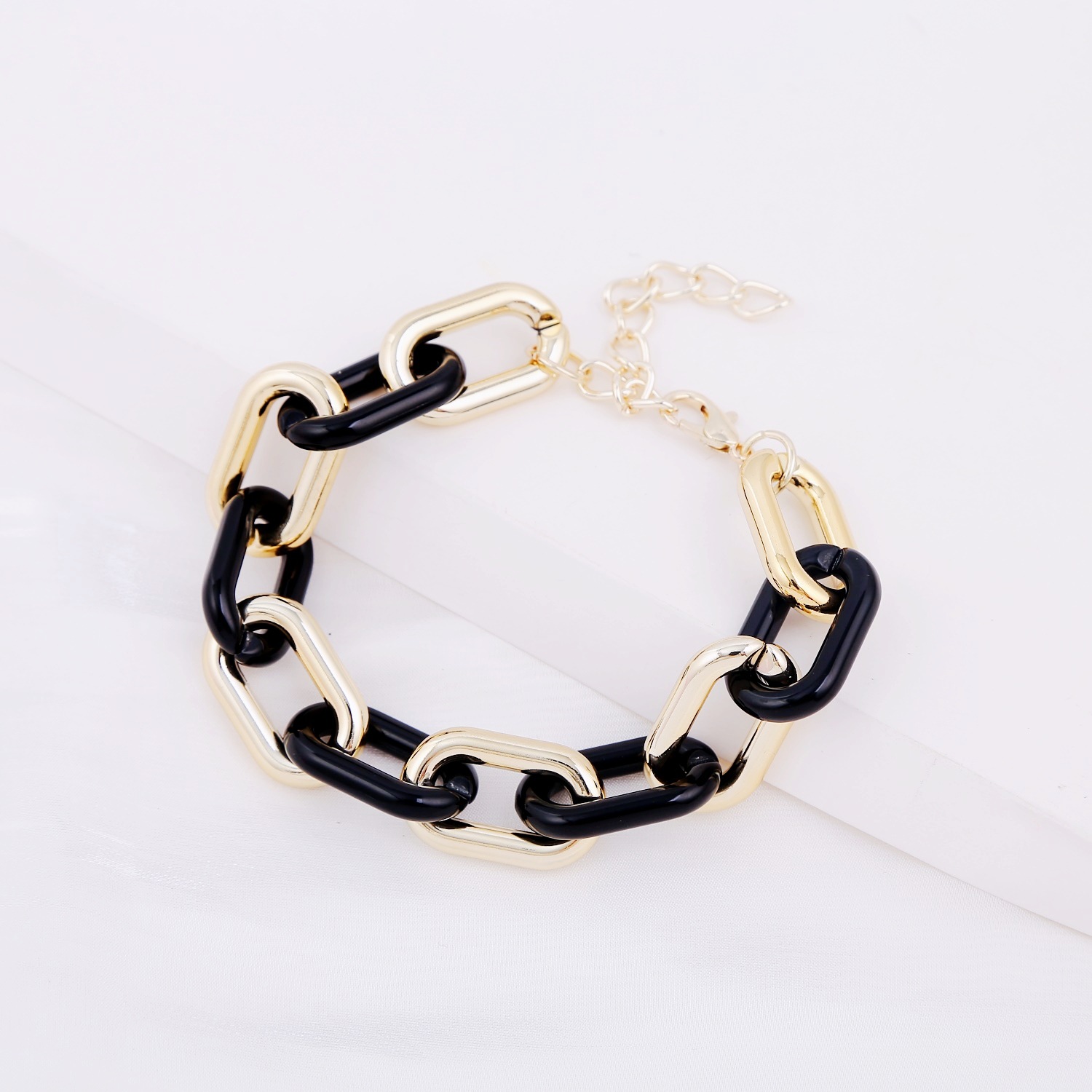 Retro Exaggerated Geometric Plastic Plating Women's Bracelets Necklace display picture 12