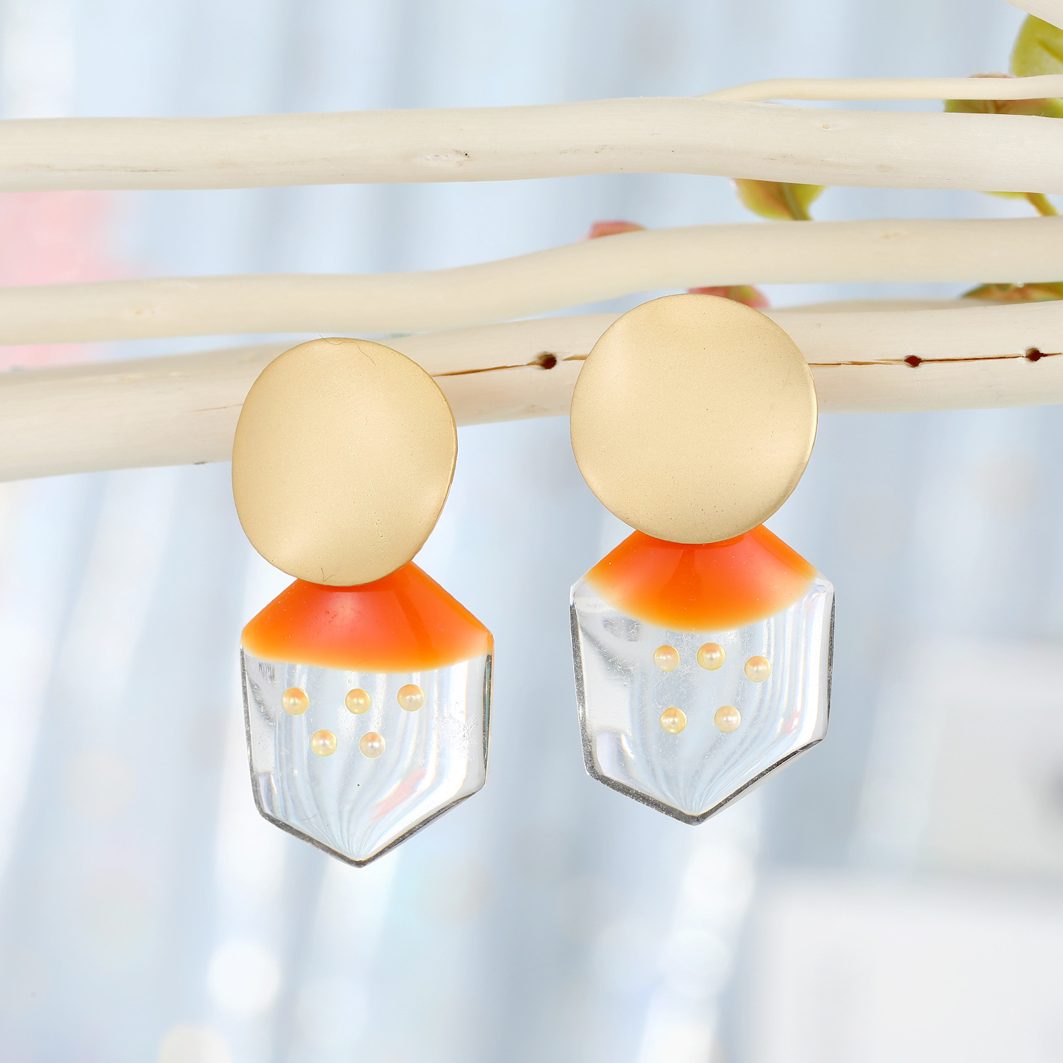 Neue Koreanische Polka Dot Ohrringe, Perlen Ohrringe, Süße Und Vielseitige Geometrische Ohrringe, Harz Ohrringe display picture 4