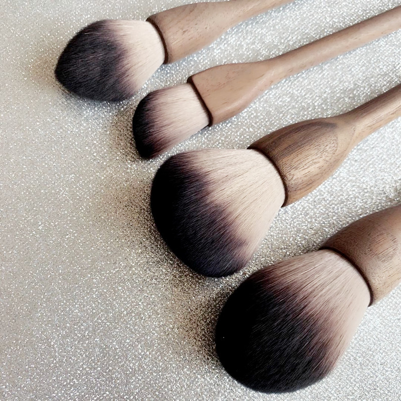 Vintage Style Artificial Fiber Wool Walnut Wooden Handle Makeup Brushes 1 Piece display picture 2