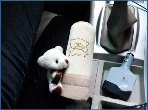 Oso de dibujos animados coche de tres piezas cubierta del freno de mano cubierta del espejo retrovisor cubierta del engranaje suministros de decoración del coche