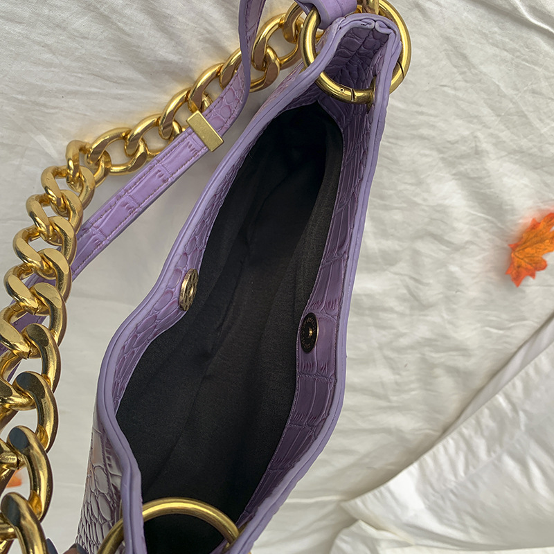 Vintage Underarm Bag Style