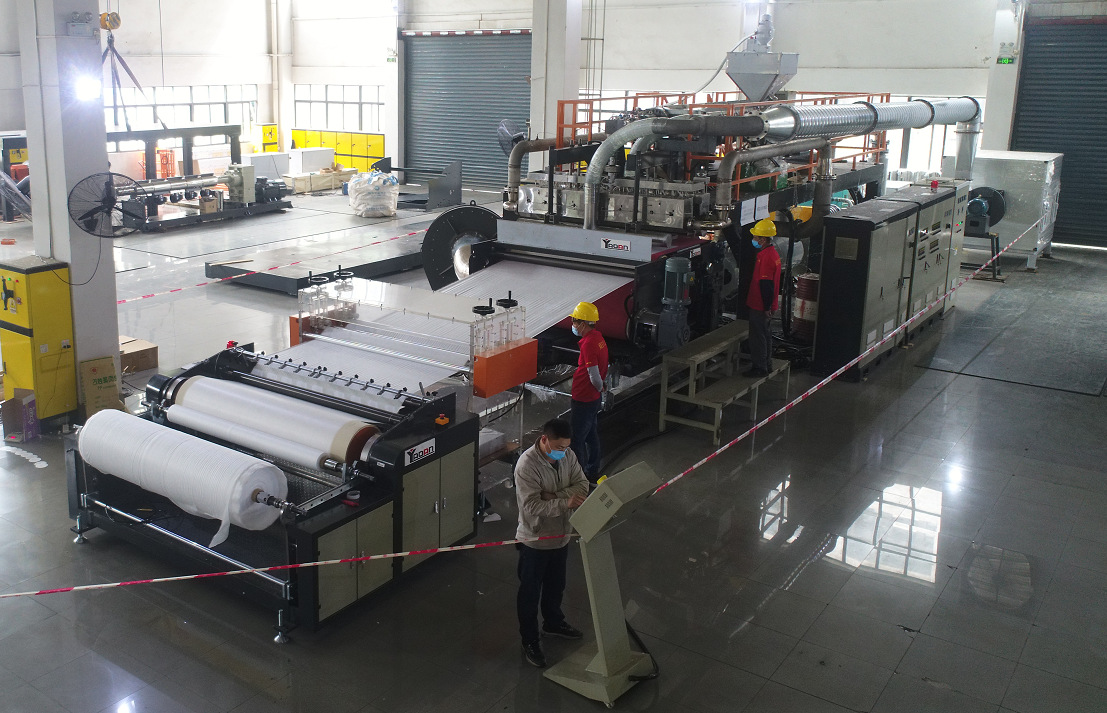 PP熔喷无纺布押出生产线 所产熔喷布用于制作面罩及相关过滤材料