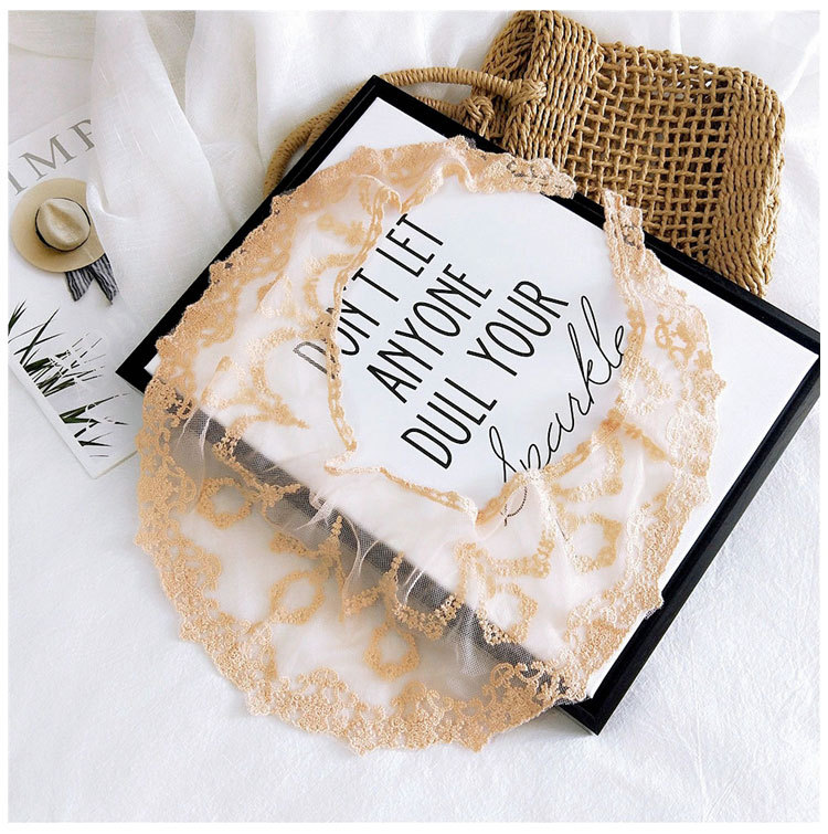 New Lace Lace Solid Color Triangle Scarf Female Winter Small Round Corner Small Scarf Wrist Small Scarf display picture 4