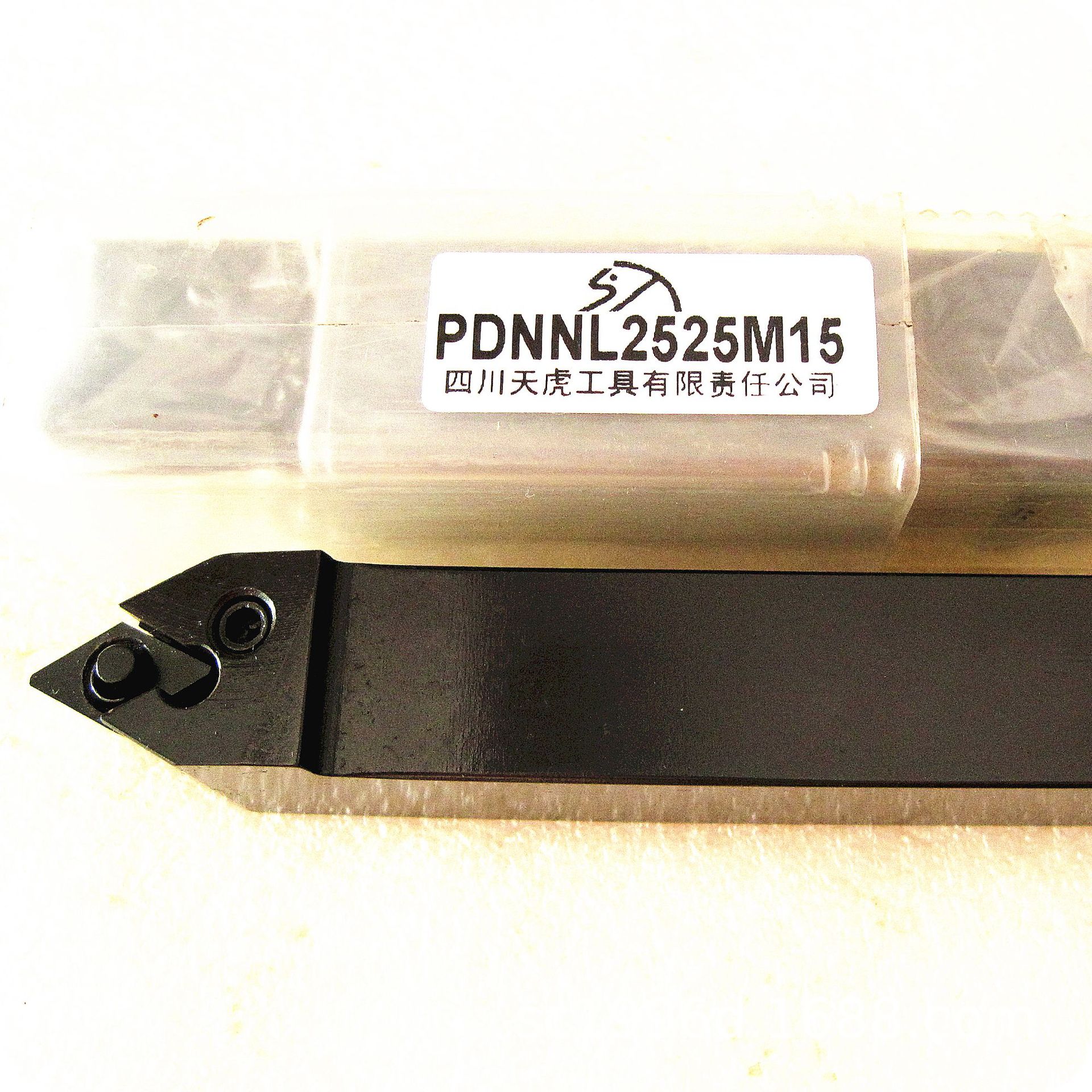 四川天虎杠杆式车刀/63°直头外圆车刀/川工刀具：PDNNL2525M15
